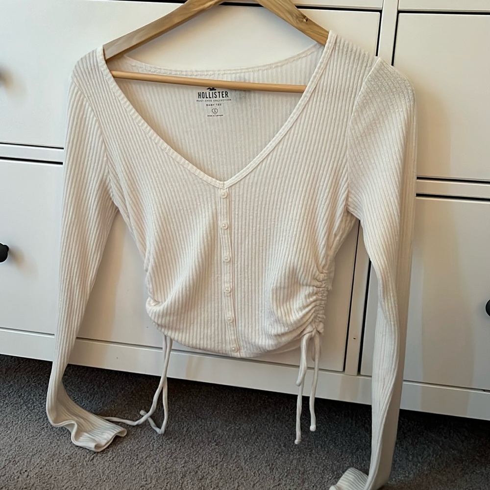 Hollister size small long sleeve crop top.